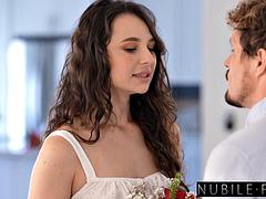 Blasen, Braunhaarige, Spermaladung, Lecken, Masturbation, Pornostars, Flotter dreier, Titten