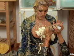 Zickenkampf, Frau, Maske, Satin, Erotischer film, Überraschung, Titten, Nass