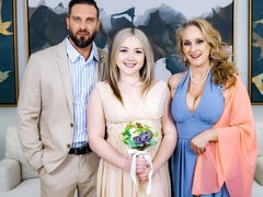 Hardcore sex in the missionary pose with Wendy Raine and Eva Nyx