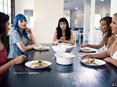 デカ尻, 異人種間, 下着, オナニー, ガリガリ, ストリッピング, ティーン, オッパイの