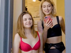18 jaar, Kont, Kont, 1 man 2 vrouwen, Likken, Anaal likken, Tatoeage, Trio