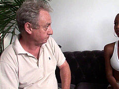 Katia De Lys fait cocu son-in-law mari avec son coach sportif.