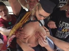 Grosser arsch, Grosse titten, Doppelpenetration, Gruppe, Handjob, Hardcore, Jungendliche (18+), Zug