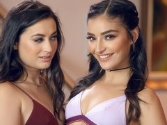69, Brunette brune, Béant, Lesbienne, Léchez, Rasée, Maigrichonne, Nénés