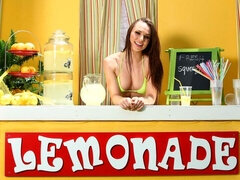 Cul, Sucer une bite, Brunette brune, Branlette thaïlandaise, Léchez, Public, Rasée, Adolescente