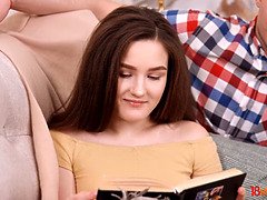 Spermaladung, Hundestellung, Hd, Lecken, Muschi, Rasiert, Schlucken, Jungendliche (18+)