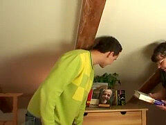 Rijpe lesbienne, Moeder, Verleid