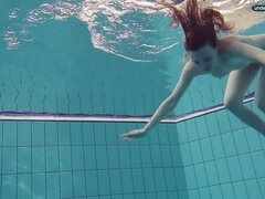 18 jahre, Braunhaarige, Hd, Pool, Öffentlich, Muschi, Titten, Unter wasser