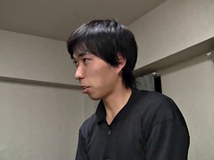 アジア人, フェラチオ, 指いじり, 手コキする, 日本人, 淫乱熟女, 魅力的, 妻