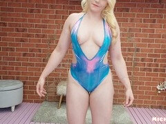 Stuk, milf tries, muscle milf