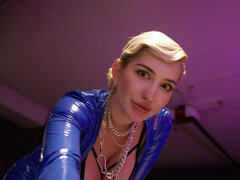 Amerikaans, Grote mammen, Lul, Brillen, Hakken, Latex, Tatoeage, String