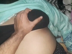 Grosser arsch, Handjob, Selbstgemacht, Ehemann, Reif, Erotischer film, Ehefrau