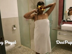 Enthousiasteling, Badkamer, Grote kont, Bruinharig, Indisch, Rijpe lesbienne, Douche, Alleen