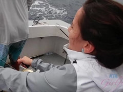 Enthousiasteling, Bruinharig, Handbeurt, Olie, Orgasme, Gezichtspunt, Openbaar, Kut duiken