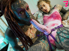 Blonde, Couple, Femme dominatrice, Pénétrer avec le poing, Homosexuelle, Hard, Petite femme, Maigrichonne