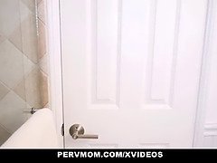 Hot Blonde Stepmom (Aaliyah Love) Seduces And Fucks Stepson