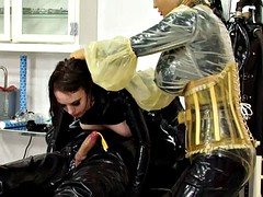Bondage domination sadisme masochisme, Latex, Caoutchouc, Strapon, Plan cul à trois