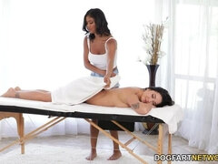 Américain, Noir ébène, Doigter, Lesbienne, Léchez, Massage, Huilée, Chatte