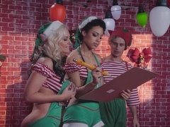 アナル, ブロンド, フェラチオ, 茶髪の, バック, 黒人, Hd, 三人