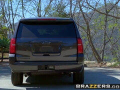 Sucer une bite, Bondage, Voiture, Tir de sperme, Gorge profonde, Branlette thaïlandaise, Lingerie, Public