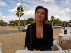 Grote kont, Grote lul, Grote mammen, Blond, Pijpbeurt, Geld, Buiten, Openbaar