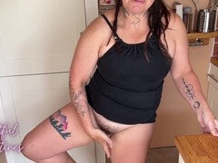 Leie, Füsse, Fussjob, Behaart, Selbstgemacht, Milf, Natürlichen titten, Muschi