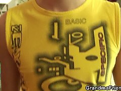 Grote kont, Rondborstig, Dubbele penetratie, Reusachtig, Rijpe lesbienne, Gezichtspunt, Trio, Tieten likken