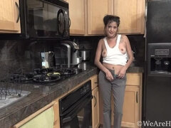 女, 毛深い, Hd, キッチン, オナニー, オマンコ, 一人, タトゥー