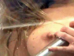 Girl Masturbates in the shower DMvideos