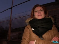 Leie, Blasen, Auto, Spermaladung, Handjob, Pov, Öffentlich, Titten