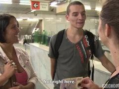 Amateur, Sucer une bite, Couple, Tir de sperme, Le plan cul à quatre, Hard, Public, Chatte