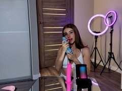 18 jahre, Blasen, Dildo, Schmuddelige sprache, Handjob, Russisch, Spielzeuge, Nass