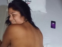 18 ans, Grosse bite, Sucer une bite, Rondelette, Cocu, Indienne, Léchez, Claque