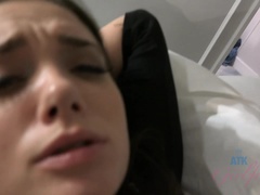 Enthousiasteling, Anaal, Bruinharig, Vingeren, Handbeurt, Doordringend, Geschoren, Tieten likken