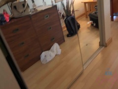 Bad, Bikini, Braunhaarige, Sperma im mund, Freundin, Pov, Rasiert, Titten