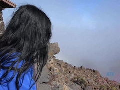 Bad, Bikini, Braunhaarige, Sperma im mund, Fussjob, Freundin, Pov, Rasiert