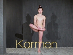 Makingsplit scene with appealing Karmen from Flexy Teens