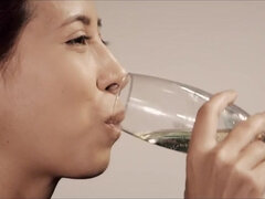 Gros seins, Brunette brune, Plantureuse, Érotique, Seins naturels, Timide, Plan cul à trois, Nénés