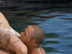 Verga grande, Tetas grandes, Bikini, Atragantadas, Sexo duro, Interracial, Latina, Tatuaje