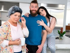 Grosse bite, Gros seins, Sucer une bite, Brunette brune, En levrette, Mère que j'aimerais baiser, Chatte, Avaler