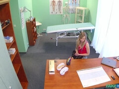 Amateur, Lamer culo, Rubia, Médico, Oficina, Pov, Uniforme, Voyeur