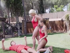 Grosse titten, Blasen, Frau frau mann, Handjob, Hardcore, Hd, Im freien, Jungendliche (18+)