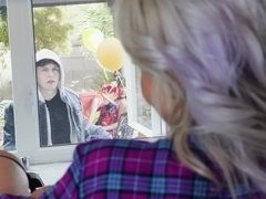 デカパイ, ブロンド, キッチン, 淫乱熟女, 母, パーティ, ハメ撮り, 三人