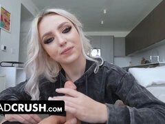 Rubia, Mamada, Coche, Papá, Pajear, Pequeña, Pov, Gritar