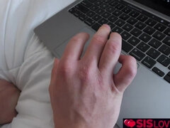 18, ベッドルーム, デカチン, 手コキする, Hd, キス, オナニー, ティーン
