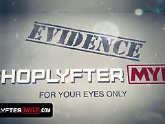 Amerikanisch, Blasen, Geschnappt, Geile alte tussi, Kehlenfick, Mutti, Monster, Pov