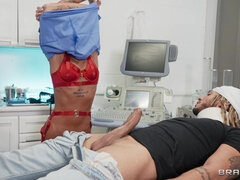 Accident, Grosse bite, Brunette brune, Voiture, Gode, Médecin, Masque, Uniforme