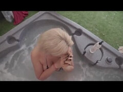 Большие сиськи, Минет, Постарше, Семья, Мамочка, Оргазм, Стриптиз, Дразнящие