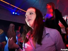Leie, Grosse titten, Blasen, Cfnm, Hundestellung, Gruppe, Handjob, Titten