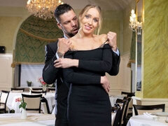 Anal, Gros cul, Grosse bite, Gros seins, Blonde, Sucer une bite, En levrette, Jarretelles